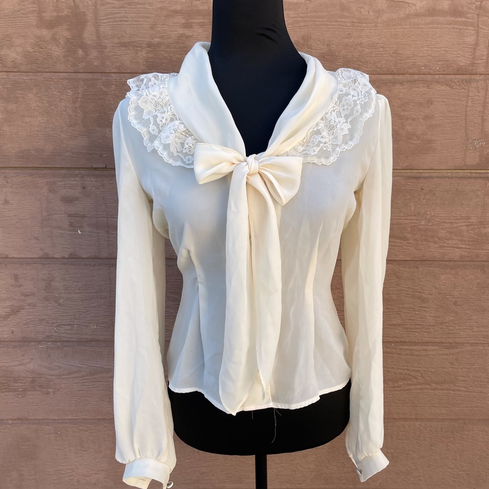Vintage Sheer lace collared blouse